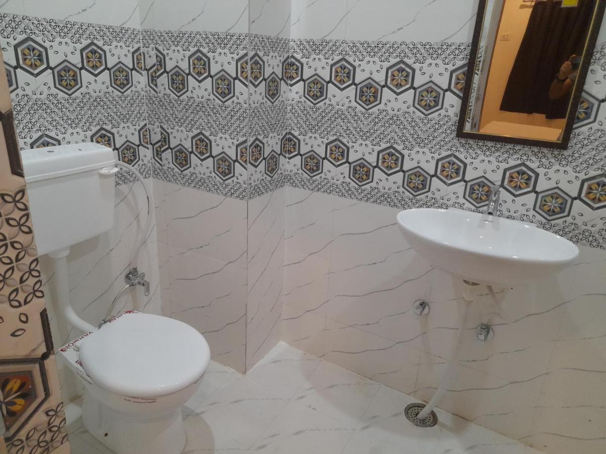 Rudraksha Guest House Варанаси Экстерьер фото