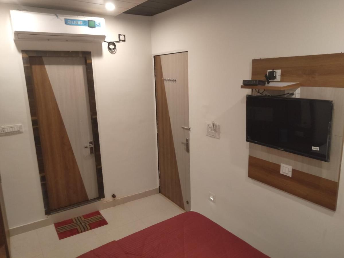 Rudraksha Guest House Варанаси Экстерьер фото